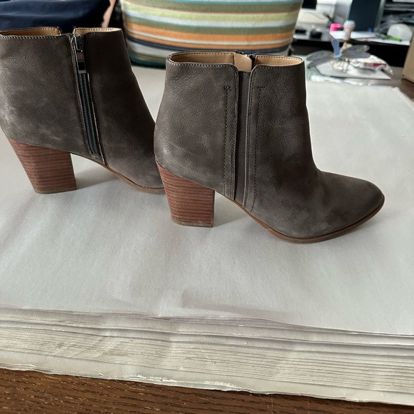 Franco Sarto brown Ankle zippered leather suede boots with 2 1/2 inch heel - Picture 3 of 10